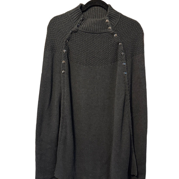 G.I.L.I. Sweaters - G.I.L.I Stylish Gray Sweater Poncho Cape XL/1X Snaps Mock Neck